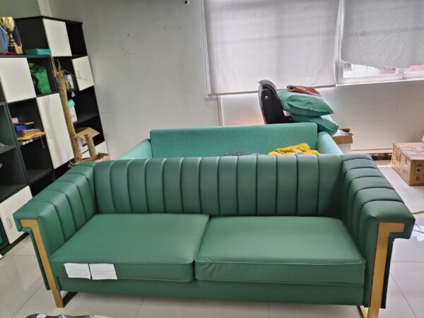 FX-P81PU-GR SOFA Modern Green PU Sofa with Gold Accents - Sleek Channel-Tufted Upholstery, 3-Seat Couch for Living Room and Office Decor(TEMU Suitable)